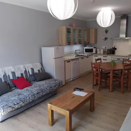 Maison De Village Confortable Entierement Renovee *