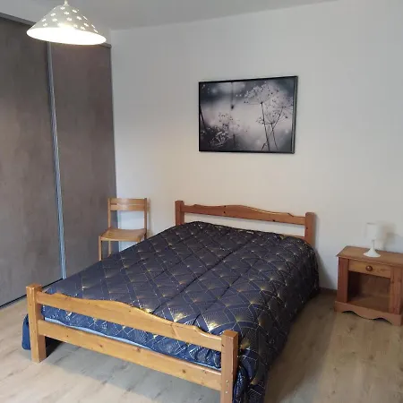Maison De Village Confortable Entierement Renovee *
